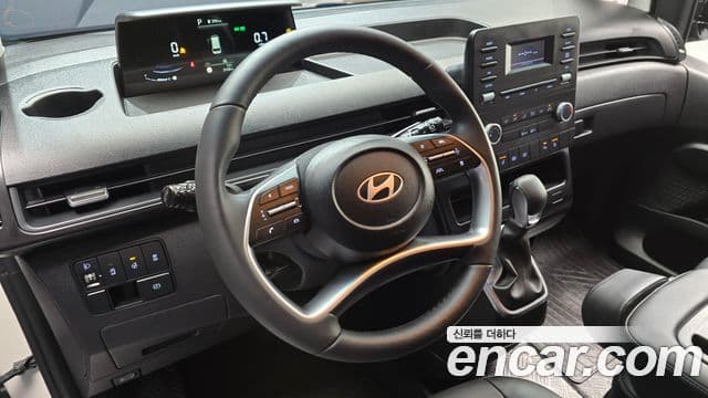 Hyundai Staria Modern, 2025 13