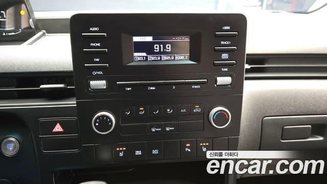 Hyundai Staria Modern, 2025 17