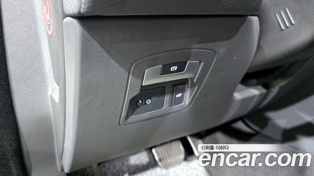 Land Rover Range Rover Velar 2.0 D240 R-Dynamic SE, 2020 14