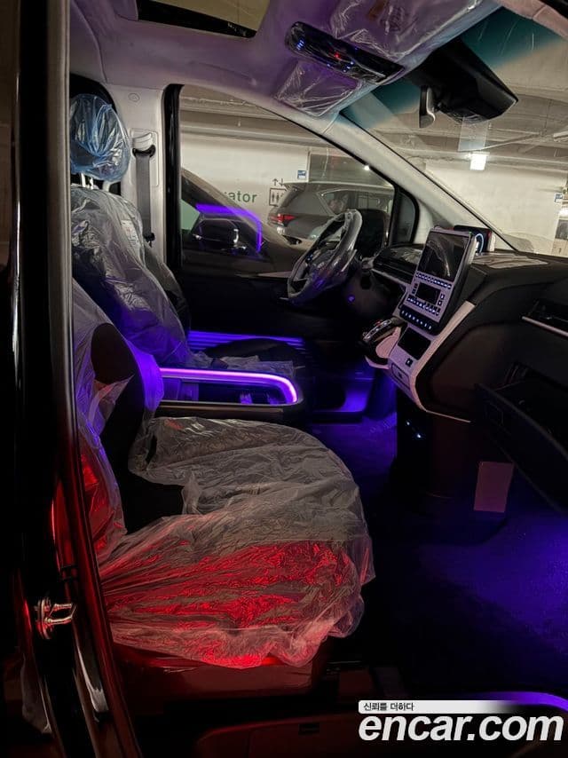 Hyundai Staria Inspiration, 2025 10