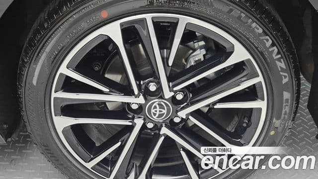 Toyota 캠리 (XV80) 2.5 XLE гибрид, 2025 все фото