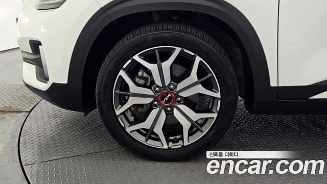 Kia Seltos Signature, 2022 все фото