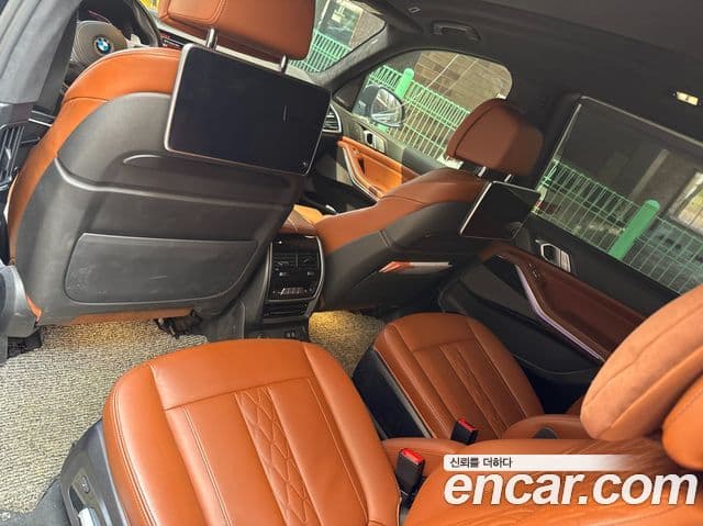 BMW X7 (G07) xDrive 40i M Sport 6인승, 2022 10