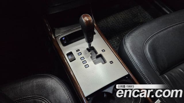 Hyundai Grandeur New Luxury LPI Q270 для людей с инвалидностью, 2009 10