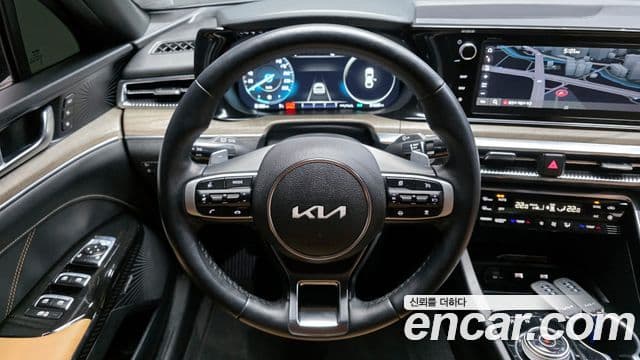 Kia K5 гибрид 3세대 Signature, 2023 13