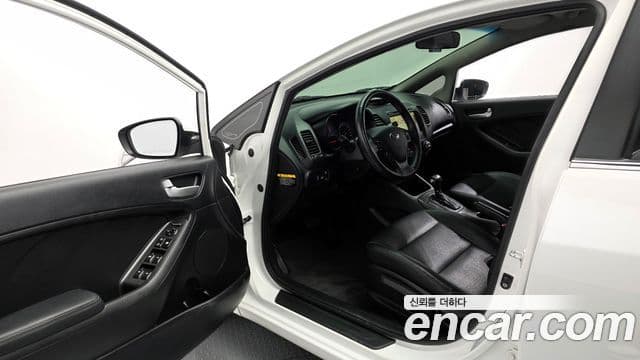 Kia K3 Trendy, 2013 10