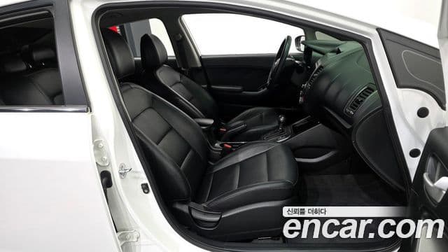 Kia K3 Trendy, 2013 11