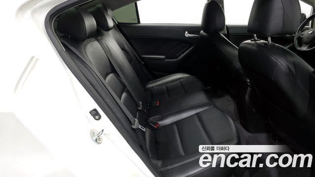 Kia K3 Trendy, 2013 12