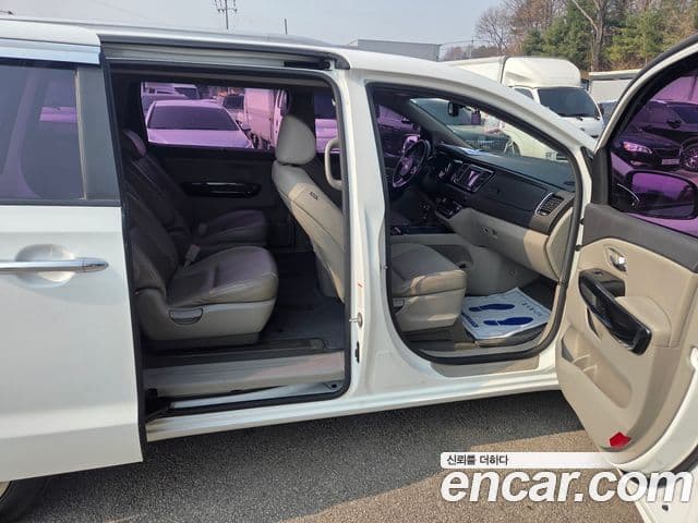 Kia All New Carnival Prestige, 2016 14