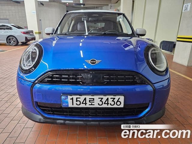 Mini Cooper C 4세대 Classic, 2025 1