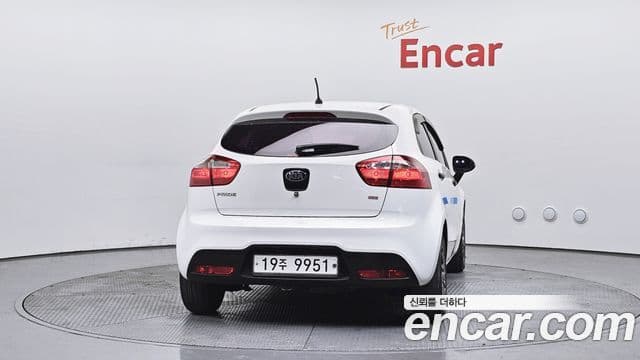 Kia All New Pride Smart, 2014 4