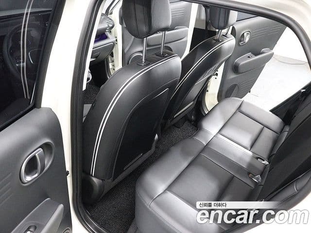 Hyundai Casper турбо D Essential, 2023 16