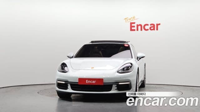 Porsche Panamera (971), 2018 3