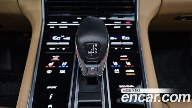 Porsche Panamera (971), 2018 9