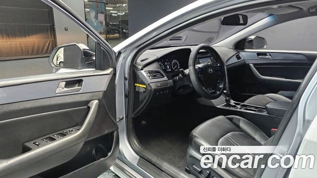 Hyundai LF Sonata гибрид Modern, 2016 11