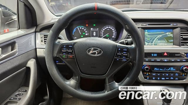 Hyundai LF Sonata гибрид Modern, 2016 13