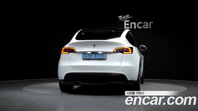 Tesla модель Y, 2023 4