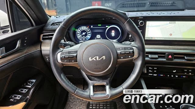 Kia K5 гибрид 3세대 Signature, 2023 13