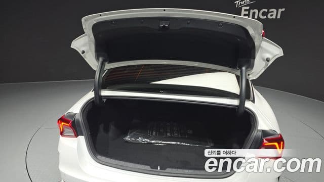 Kia K5 гибрид 3세대 Signature, 2023 20