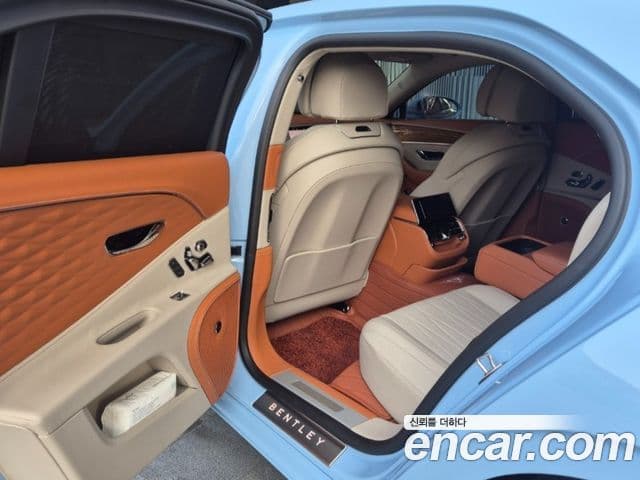 Bentley Flying Spur 3세대 4.0 Azure, 2023 9