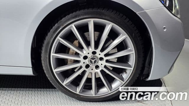 Mercedes-Benz E-класс W213 AMG Line, 2022 все фото