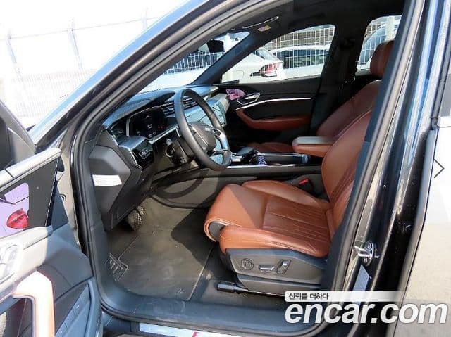 Audi e-Tron 55 Quattro Sportback, 2022 все фото