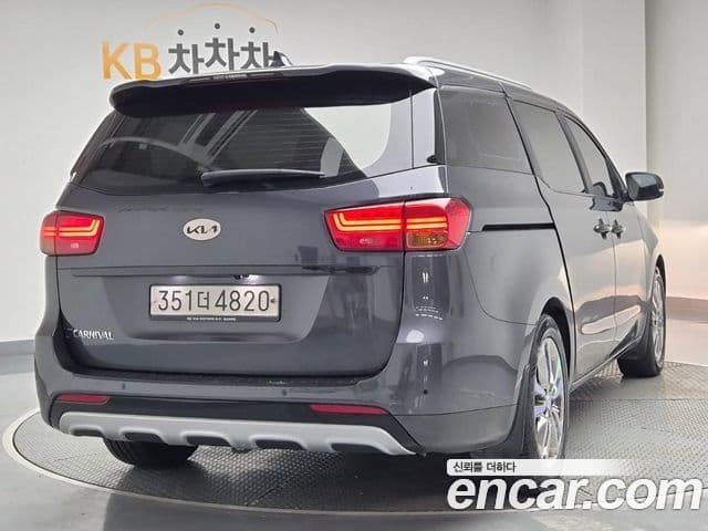 Kia All New Carnival Prestige, 2016 3