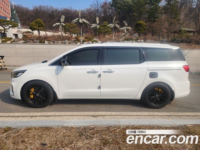 Kia The / новый New Carnival Noblesse, 2019 1