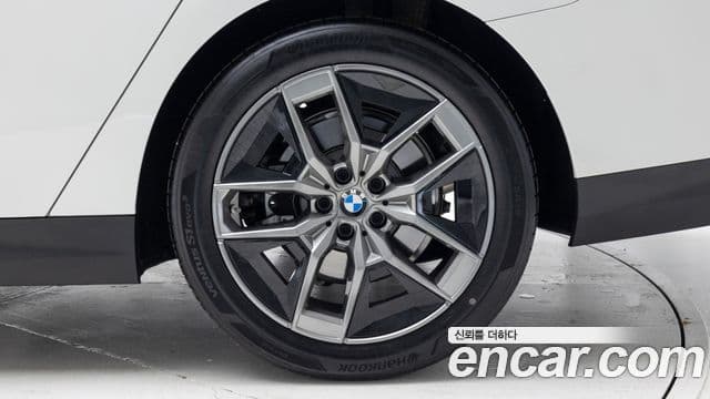 BMW 5시리즈 (G60), 2025 все фото