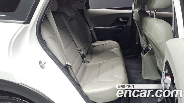 Kia Niro Noblesse, 2017 12