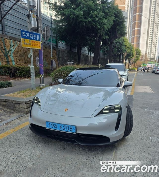 Porsche 타이칸 базовый, 2023 9