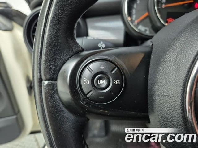 Mini Cooper D 3세대, 2015 14