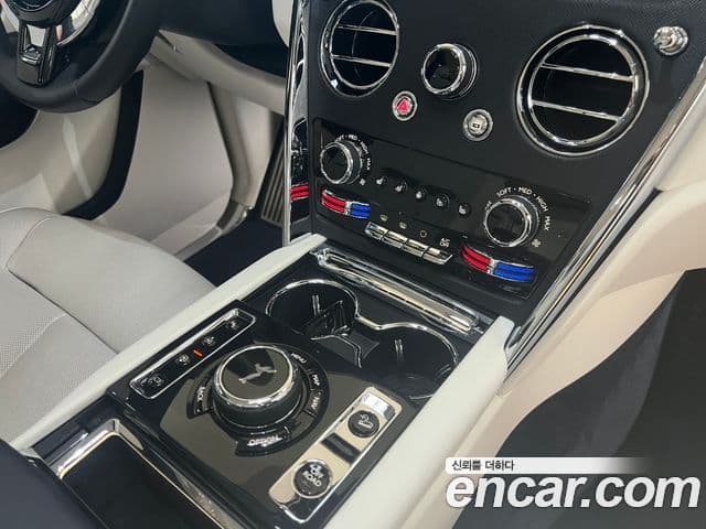 Rolls-Royce Cullinan, 2022 14