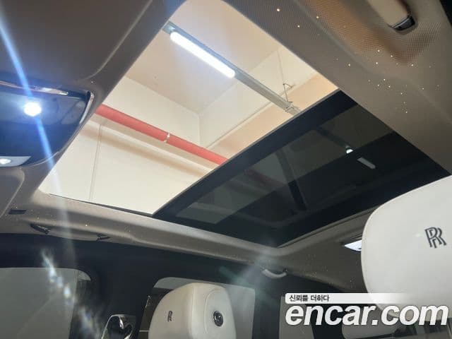 Rolls-Royce Cullinan, 2022 18