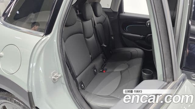 Mini Cooper 3세대, 2023 12