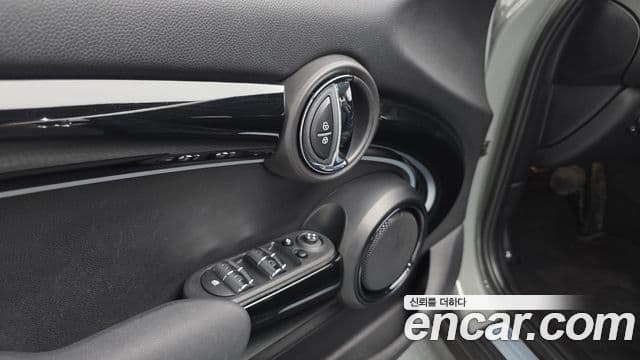 Mini Cooper 3세대, 2023 17