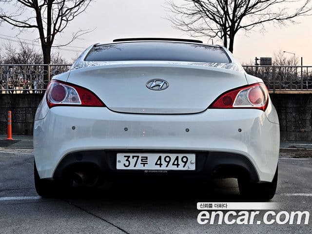 Hyundai Genesis купе 200 турбо D, 2010 4