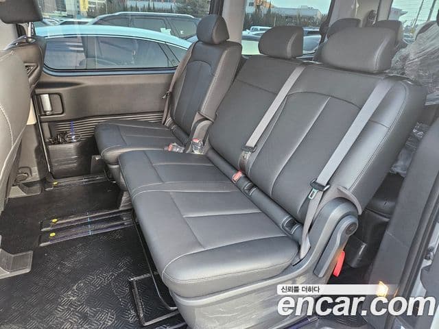 Hyundai Staria Modern, 2025 9