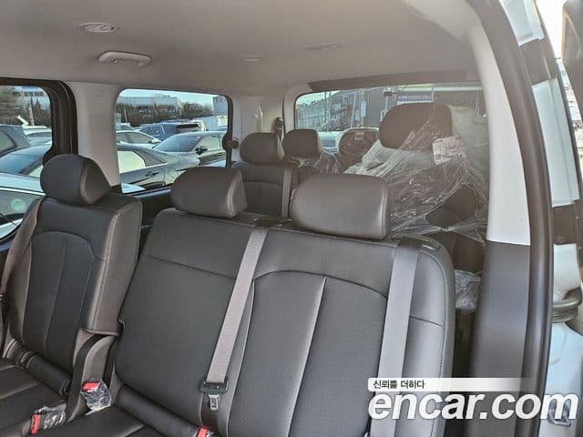 Hyundai Staria Modern, 2025 10