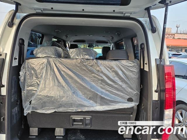 Hyundai Staria Modern, 2025 14
