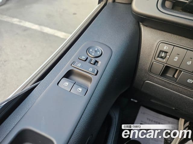 Hyundai Staria Modern, 2025 15