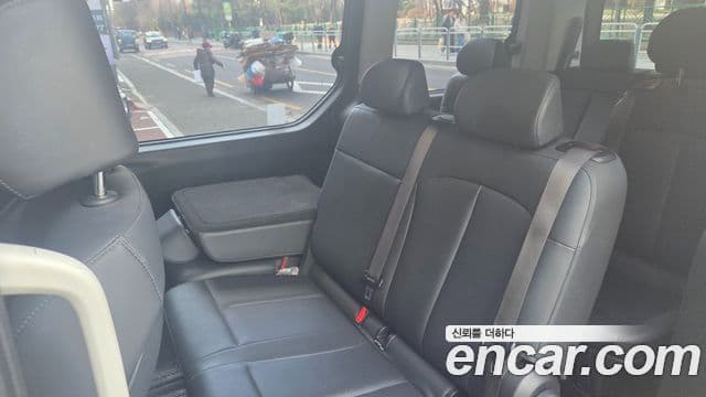 Hyundai Staria Modern, 2024 16