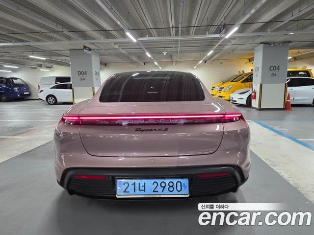 Porsche 타이칸 4S, 2024 4