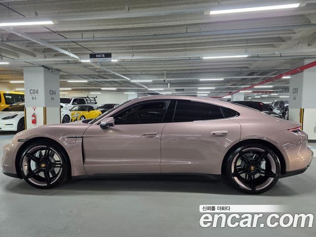 Porsche 타이칸 4S, 2024 11