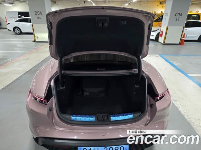 Porsche 타이칸 4S, 2024 15