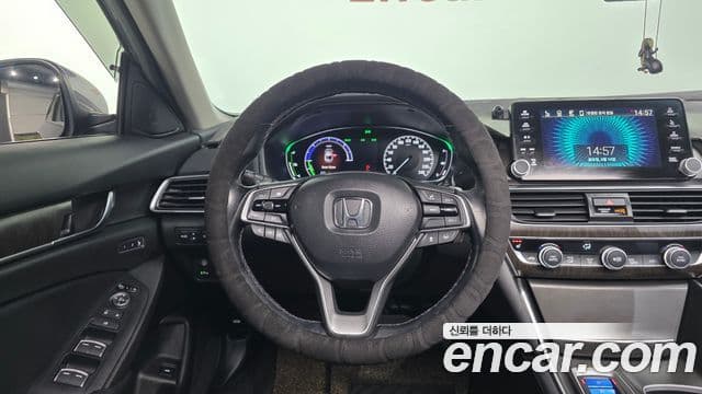Honda Accord 10세대 2.0 гибрид Туринг (Touring), 2020 13