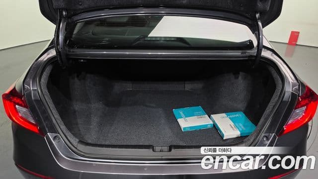 Honda Accord 10세대 2.0 гибрид Туринг (Touring), 2020 20