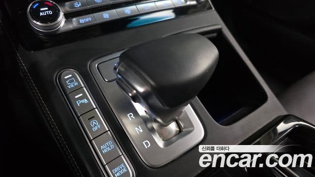 Genesis G90 Premium Luxury, 2021 9