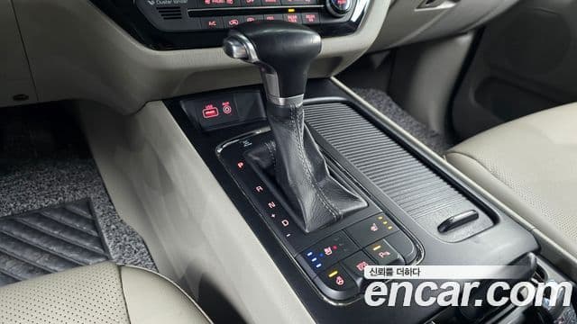 Kia All New Carnival Luxury, 2017 9