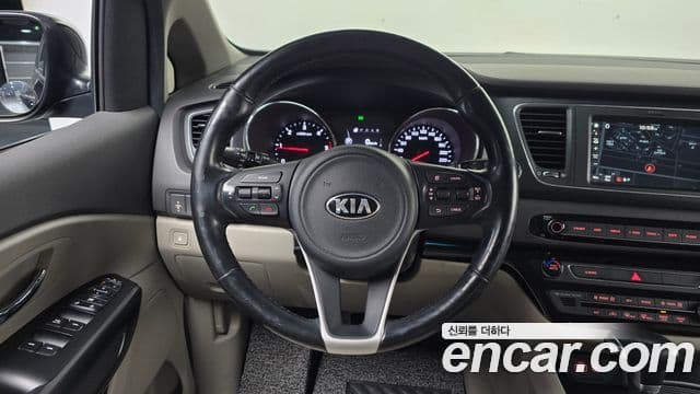 Kia All New Carnival Luxury, 2017 13